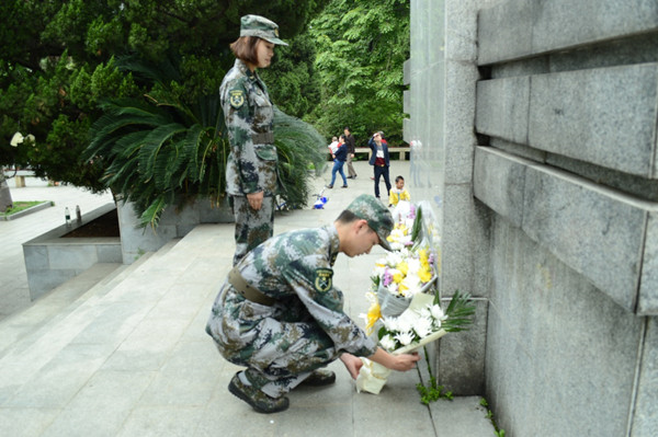 1460702357402648.png blob.png