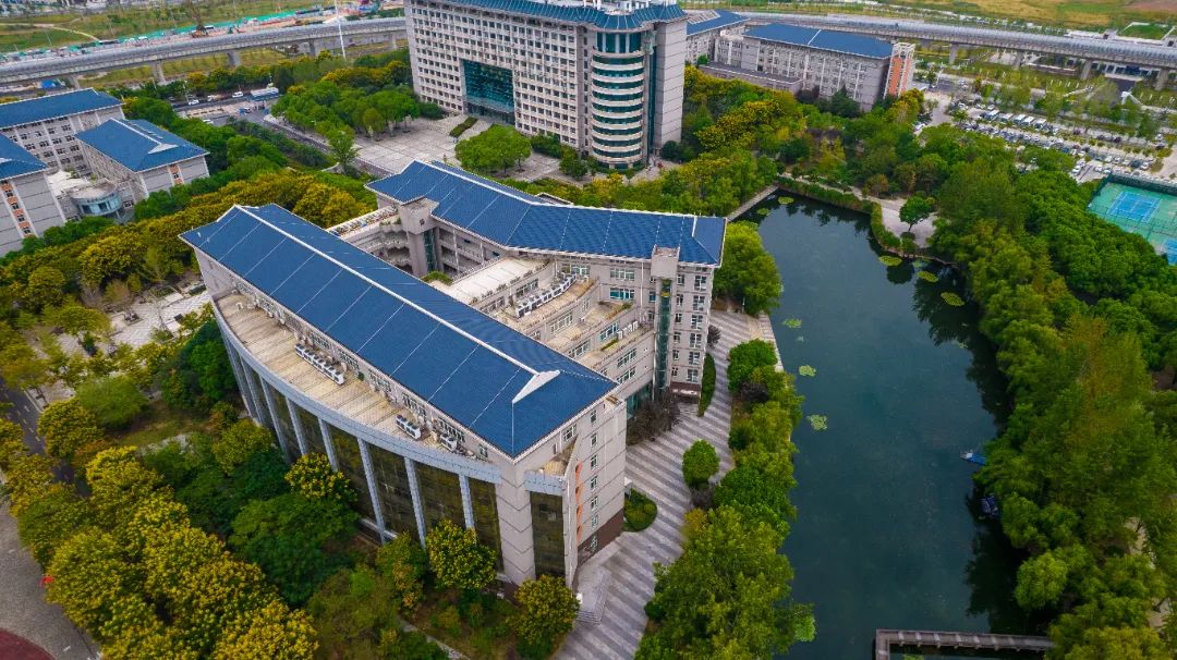 2022.9.15校园景色 摄影:李若源 (19).jpg 图片